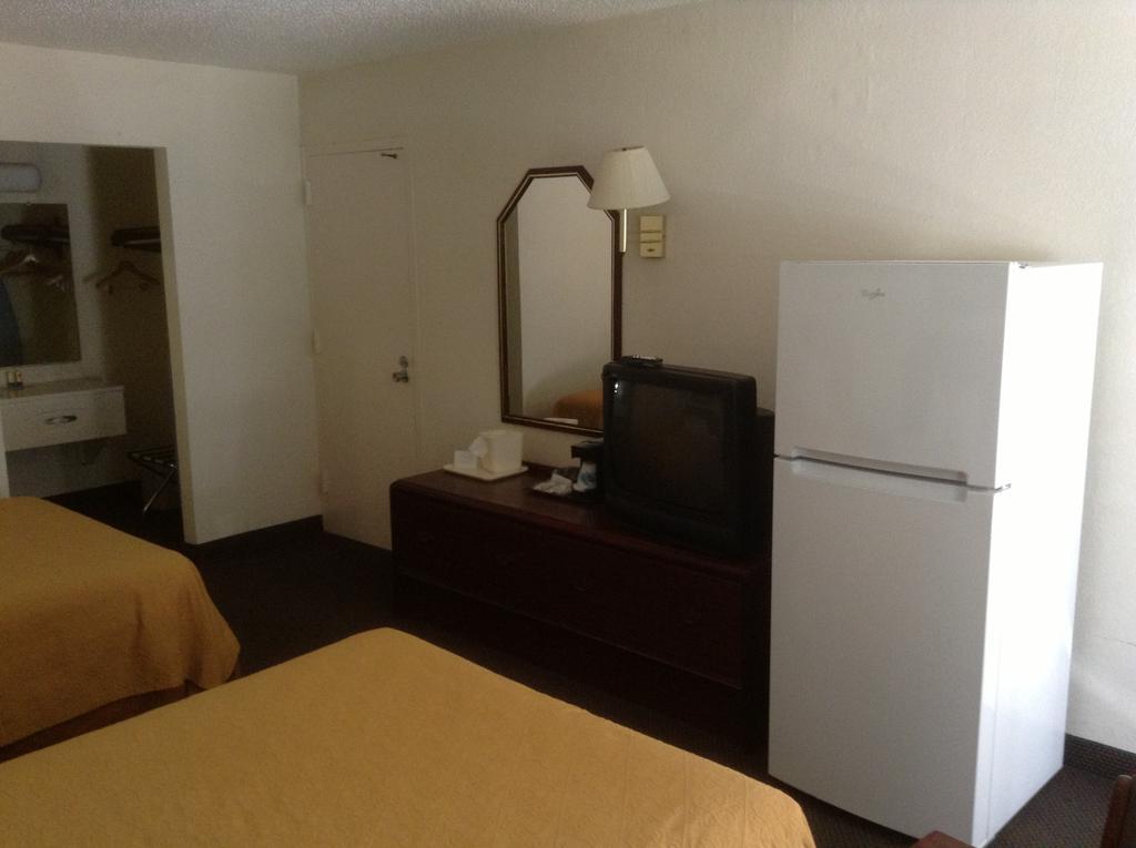 Extend A Suites - Meridian Room photo